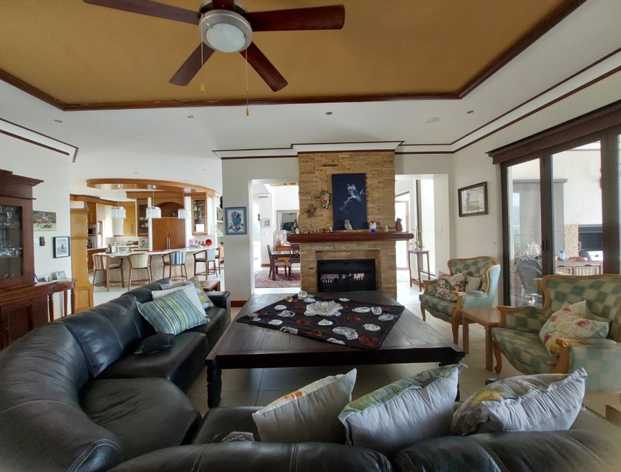 6 Bedroom Property for Sale in Birdwood Estate North West